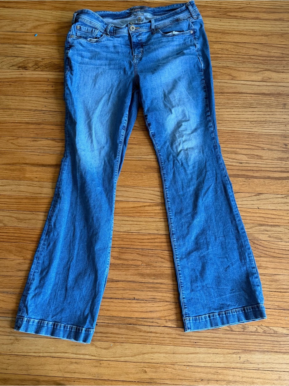 Torrid Mid Blue High-Rise Flare Jeans- size 18xlt - Picture 2 of 8